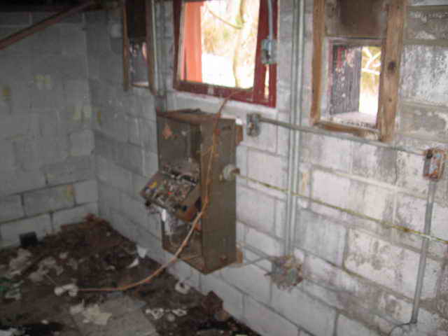 Lake Drive-In - 2006 Photo